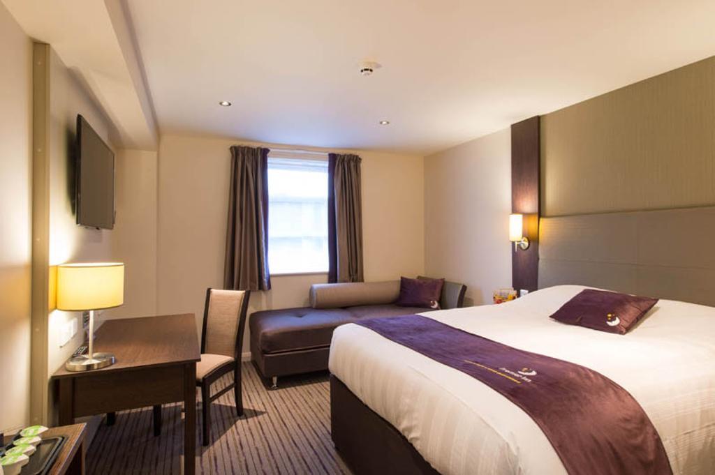 Premier Inn 弗利特 外观 照片